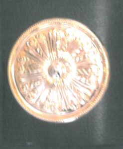 aplique broche romano