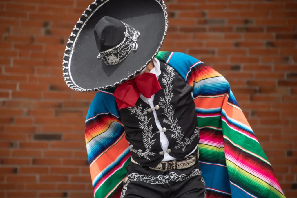 Disfraces mexicanos y mariachis: coloridos, divertidos e inconfundibles 1 disfraces mexicanos mariachis - Disfraces mexicanos y mariachis: coloridos, divertidos e inconfundibles